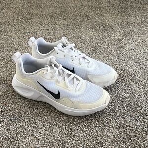 Nike White and Black Sneakers Classic Athletic Style